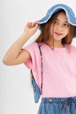 Hilal Akıncı Kids Kız Çocuk Düz Renk Tişört Desenli Cepli Kot Şalvar Çanta Şapka 4'lü Takım G-026 Hilal Akıncı Kids Kız Çocuk Düz Renk Tişört Desenli Cepli Kot Şalvar Çanta Şapka 4'lü Takım G-026