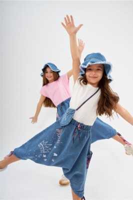 Hilal Akıncı Kids Kız Çocuk Düz Renk Tişört Desenli Cepli Kot Şalvar Çanta Şapka 4'lü Takım G-026 Hilal Akıncı Kids Kız Çocuk Düz Renk Tişört Desenli Cepli Kot Şalvar Çanta Şapka 4'lü Takım G-026