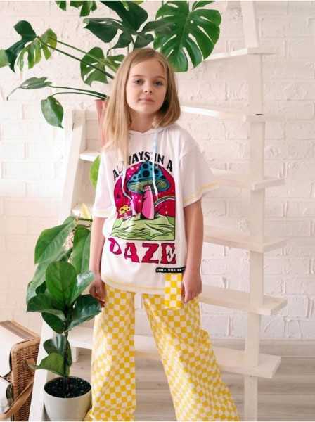 \\"Hilal Akinci Girls' Mushroom Print Hooded T-Shirt and Yellow Distressed Jeans Set\\"