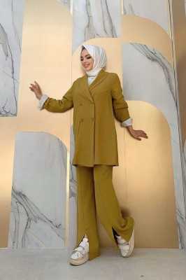 Bym Fashion Düğme Detaylı Ceket Yırtmaç Görünümlü Pantolon Takım 8293 Hardal 2846 Bym Fashion Düğme Detaylı Ceket Yırtmaç Görünümlü Pantolon Takım 8293 Hardal 2846