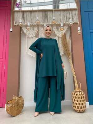 Bym Fashion Şifon Fırfır Görünüm Abayalı Üçlü Takım 8411 Zümrüt 9073 Bym Fashion Şifon Fırfır Görünüm Abayalı Üçlü Takım 8411 Zümrüt 9073